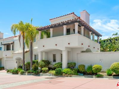 6435 Zumirez Dr APT 21