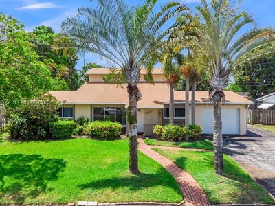 200 SW 16th St