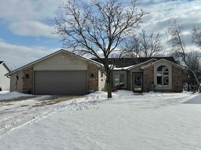 621 Woodland Springs Pl