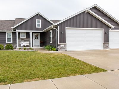 2901 E Turquoise Ln