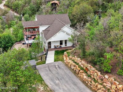 1121 N Willow Ln