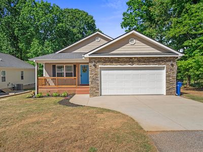 211 Pennwood Ln