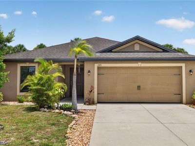 225 Shadow Lakes Dr