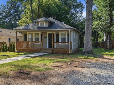 401 Skyland Ave
