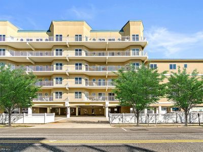 411 E Morning Glory Rd #4004