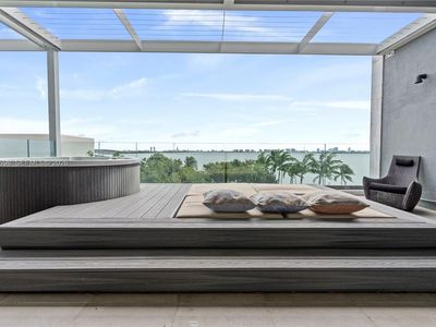 650 NE 32nd St #Bh2