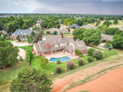 5812 Country Club Dr