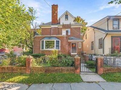 132 E 238th Street