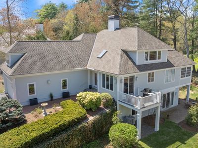 32 S Point Ln