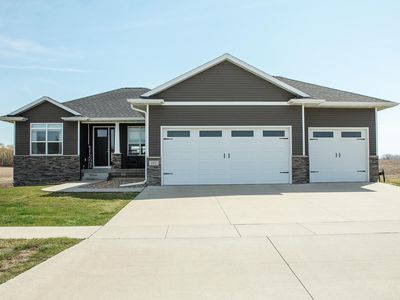 211 Elliot Ave