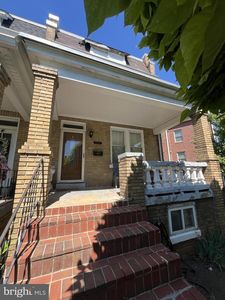 1267 Holbrook Ter NE