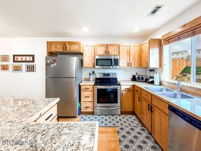 23 Prairie Grass Ct APT B