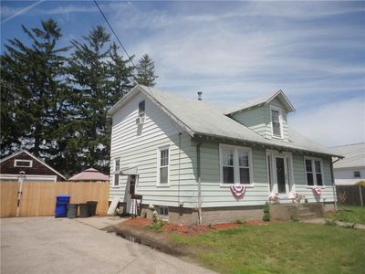 15 Benjamin St