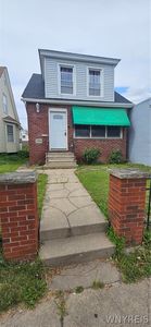 2906 Pine Ave
