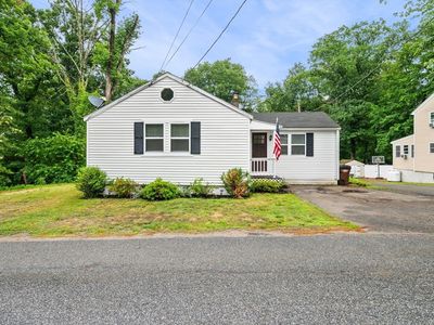 83 Lakeshore Dr