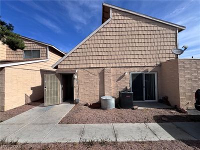 5245 Golden Ln