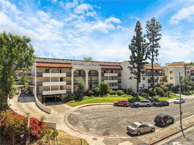 5460 White Oak Ave Unit B103