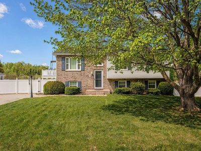 Property at 6087 W Donnagail Dr, Penn Laird, VA