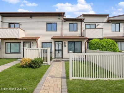 23 Wolkoff Ln