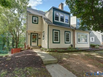 740 W Hyannis Dr