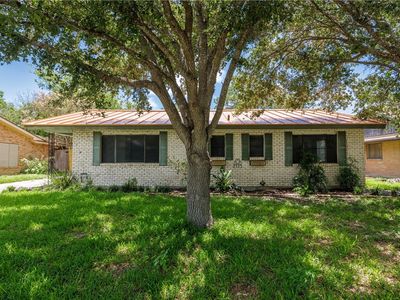 830 Crestview Dr