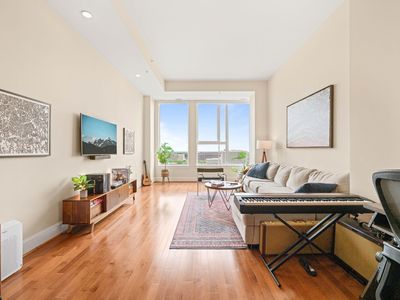 400 W North St APT 1628