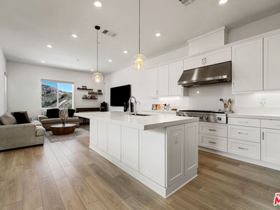 Property at 27124 Skyland Way, Valencia, CA