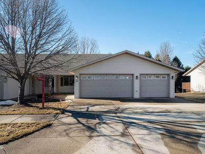 321 E Calgary Ave