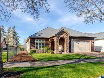 5001 SW Hollyhock Cir