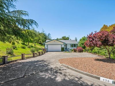 425 Oak Point Place