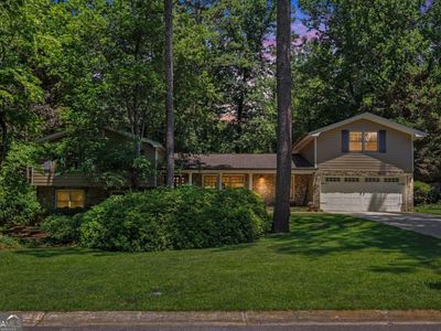1399 Altamont Dr