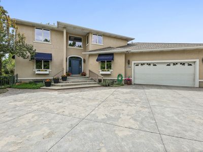 1436 Vine St