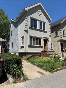 715 Avenue H
