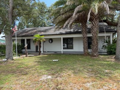 1002 E 2nd Ct