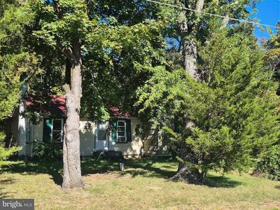 28 Schoolhouse Ln