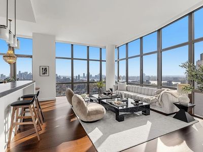 101 W 24th St #Penthouse 3b