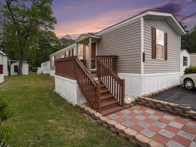 966 Periwinkle Pl.