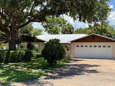 Property at 444 E Osceola Ave, Clewiston, FL