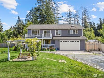 35 Edgewater Drive