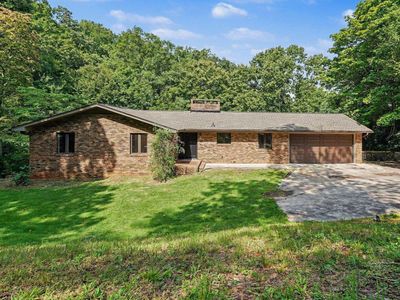 210 Lakeview Dr