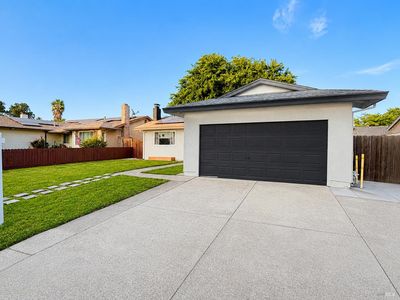 825 Spoonbill Ln