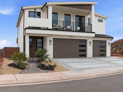972 E Coyote Crest Dr