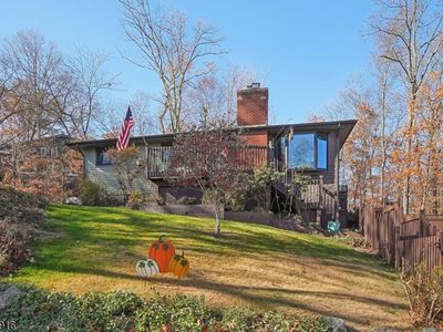 50 Sherwood Forest Dr