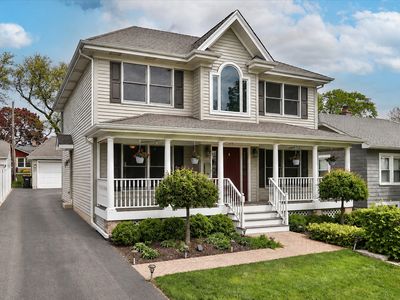 52 W Glenlake Ave
