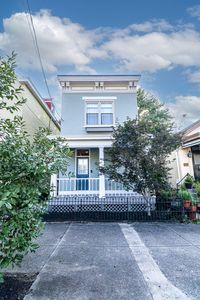 1109 Lee St