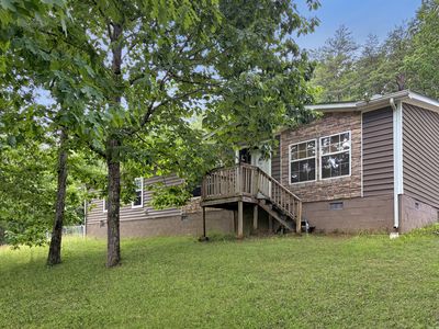 40 Black Mountain Rd