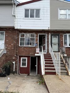 14 Van Nostrand Ave