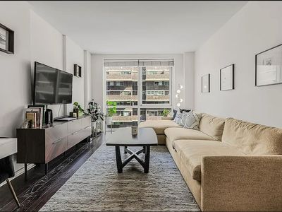 340 E 23rd St APT 7H