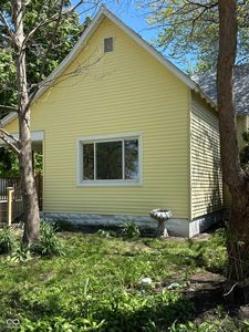 225 Maple St