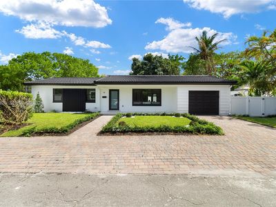 10 NW 100th St